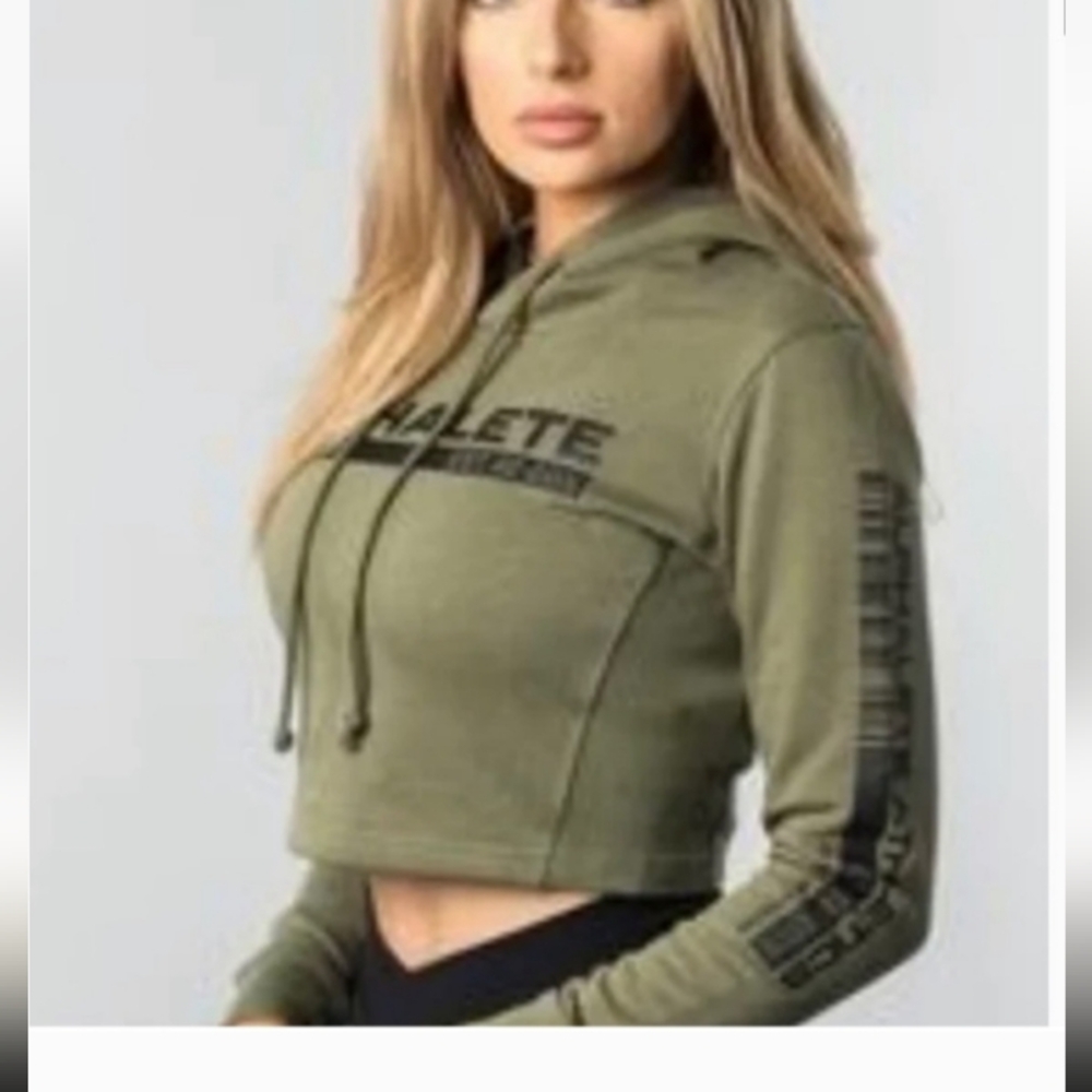 Alphalete Cropped Hoodie